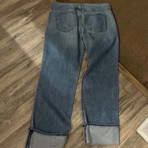 Old Navy Light Blue Boy-Cut Jeans - Picture 2 of 8